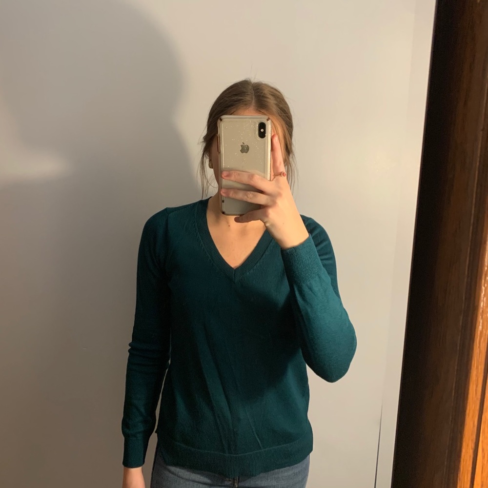 V neck sweater